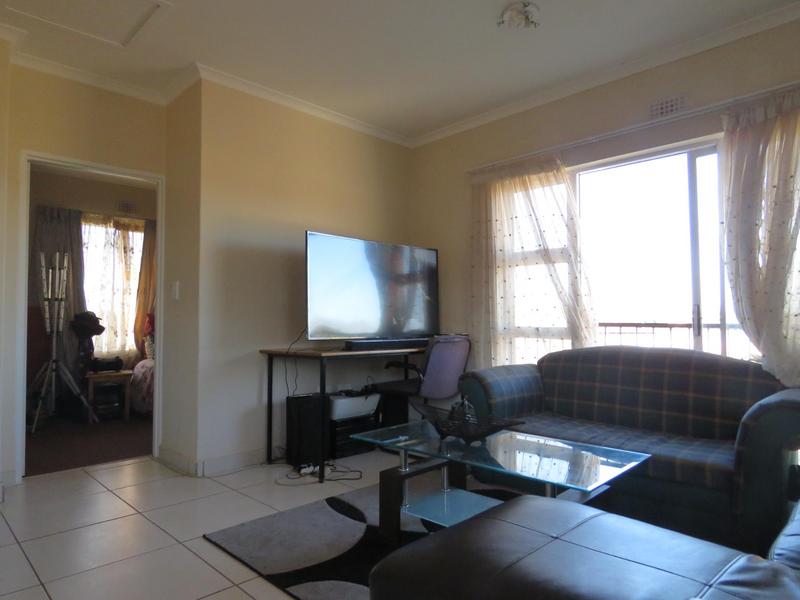 To Let 1 Bedroom Property for Rent in Buhrein Western Cape